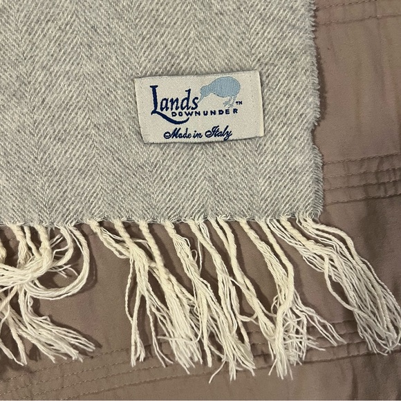 Lands Downunder Elegant Gray Throw Blanket - Picture 2 of 4